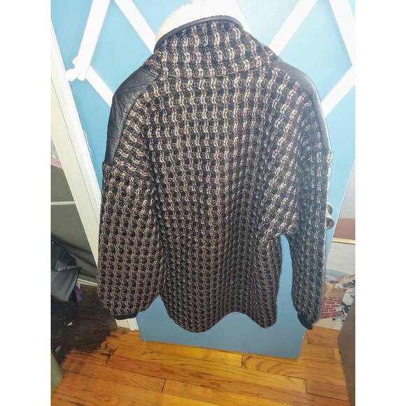 first class 100% acrylic with genuine leather trim jacket - Picture 2 of 7